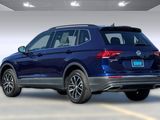 Used 2021 Volkswagen Tiguan SE image 3