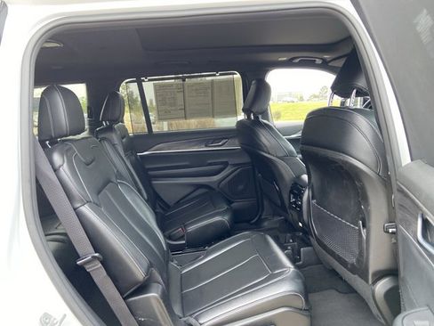 Used 2024 Jeep Grand Cherokee L Limited w/ Luxury Tech Group II image 13