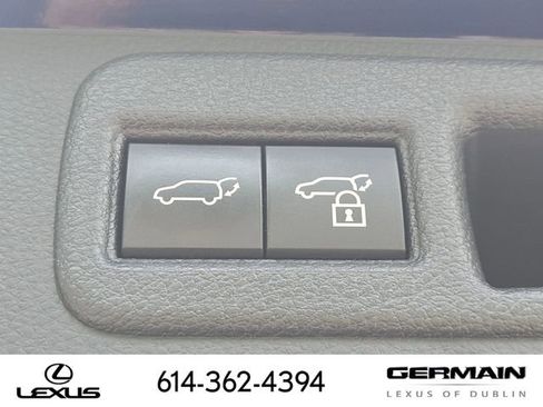 Used 2023 Toyota Venza XLE AWD/4WD image 28