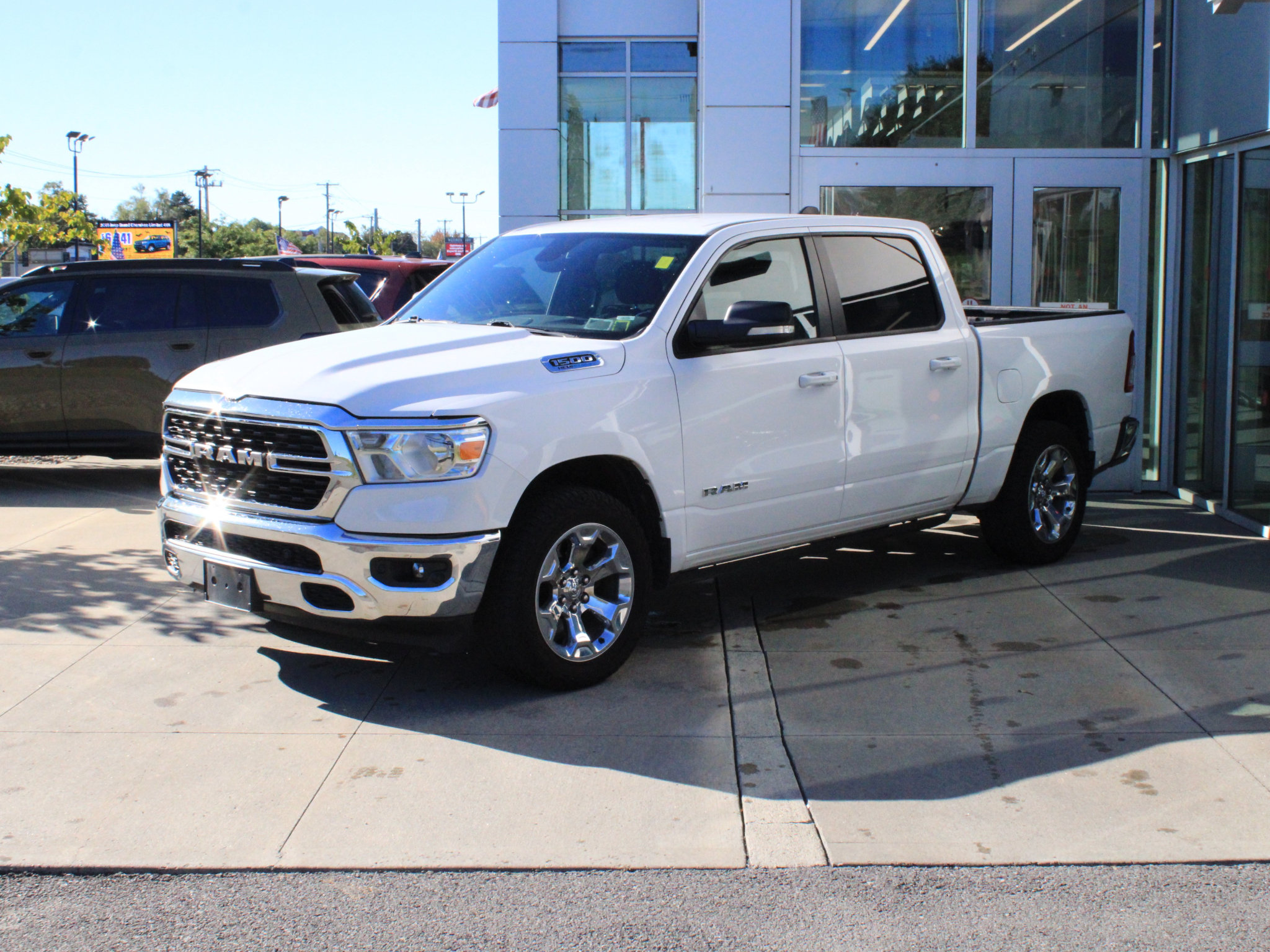 Used 2022 RAM 1500 Big Horn AWD/4WD image 3