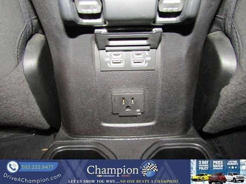 Used 2021 Jeep Wrangler Unlimited Sahara AWD/4WD image 15