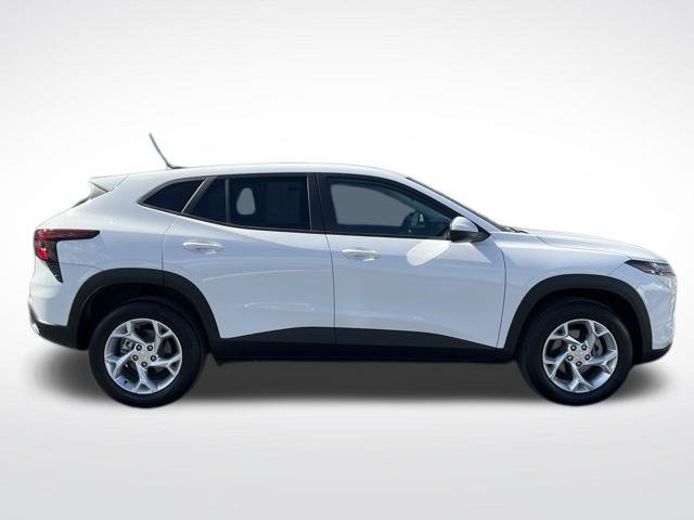 Used 2024 Chevrolet Trax LS w/ LS Convenience Package FWD image 28