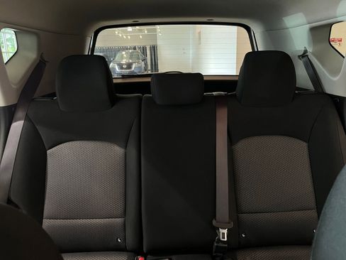 Used 2025 Kia Soul LX w/ LX Technology Package FWD image 37