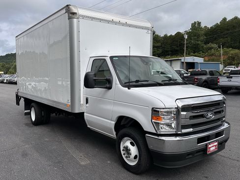 Certified 2026 Ford E-450 and Econoline 450 Super Duty w/ Power Equipment Group RWD image 4