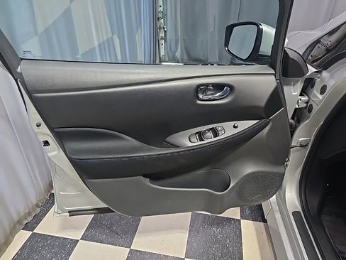 Used 2018 Nissan Leaf S w/ S Charge Package image 17