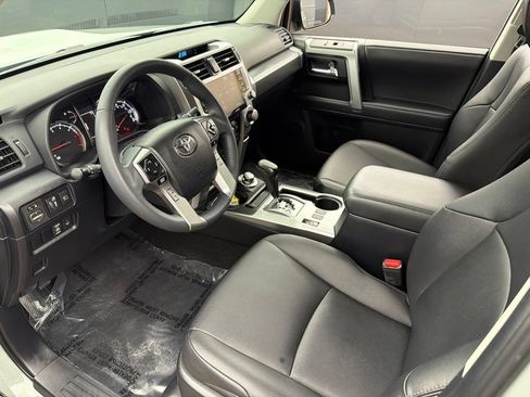 Used 2022 Toyota 4Runner TRD Sport AWD/4WD image 10