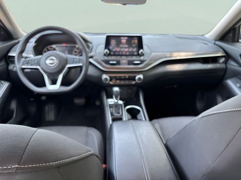 Used 2024 Nissan Altima 2.5 SV FWD image 20