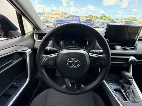 Used 2023 Toyota RAV4 LE FWD image 15