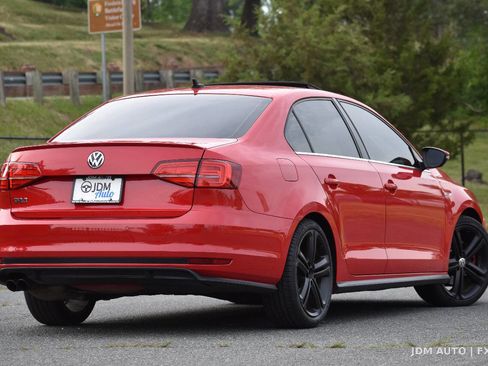 Used 2016 Volkswagen Jetta GLI SEL FWD image 5