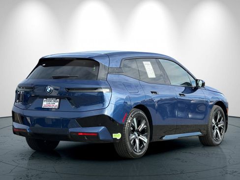 Used 2023 BMW iX xDrive50 w/ Ultimate Package 2 image 4