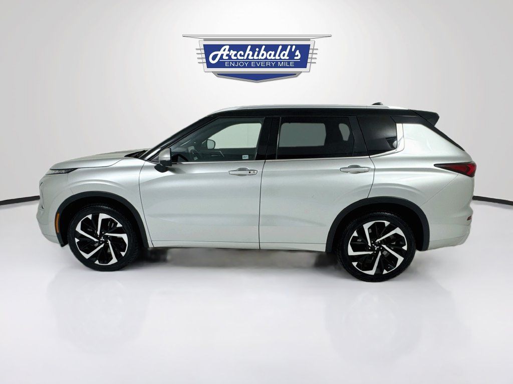 Used 2023 Mitsubishi Outlander SEL FWD image 5