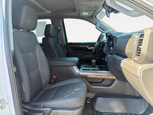 Used 2024 Chevrolet Silverado 1500 LT Trail Boss w/ Convenience Package II AWD/4WD image 15