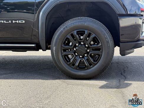 Used 2021 GMC Sierra 2500 Denali w/ Denali Black Diamond Edition AWD/4WD image 8