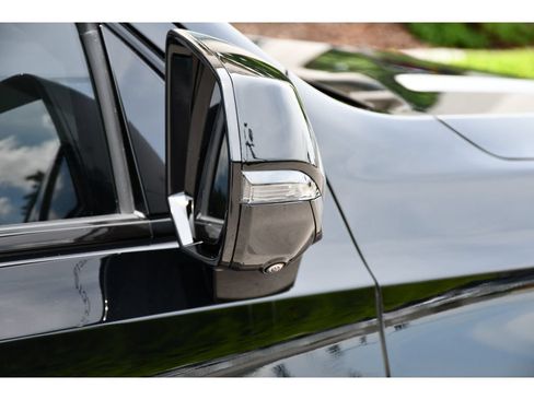 Certified 2024 Cadillac Escalade Sport w/ LPO, ONYX Package AWD/4WD image 29