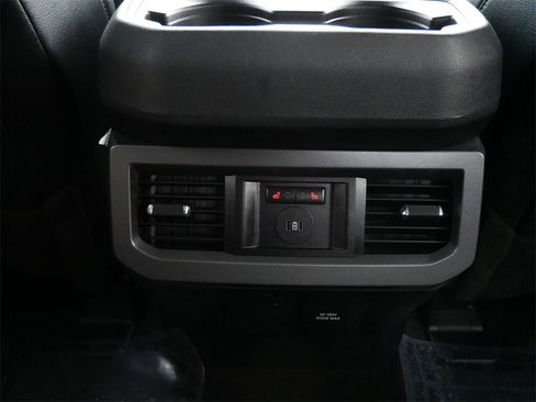 Used 2023 Ford F450 Lariat w/ Chrome Package image 16