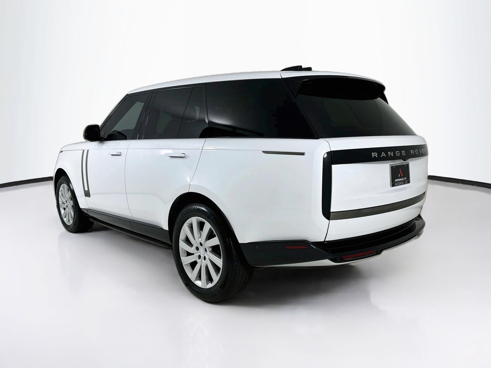 Used 2025 Land Rover Range Rover SE AWD/4WD image 6