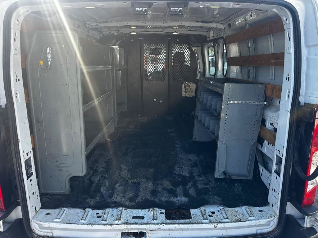 Used 2017 Ford Transit 250 130 Low Roof w/ Exterior Upgrade Package RWD image 8