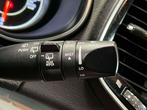 Used 2021 Jeep Cherokee Limited image 27