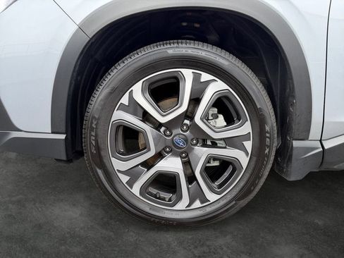Used 2024 Subaru Ascent Limited w/ Technology Package AWD/4WD image 4
