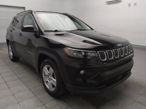 Used 2022 Jeep Compass Latitude FWD image 13