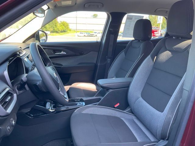 Used 2023 Chevrolet TrailBlazer LS AWD/4WD image 2