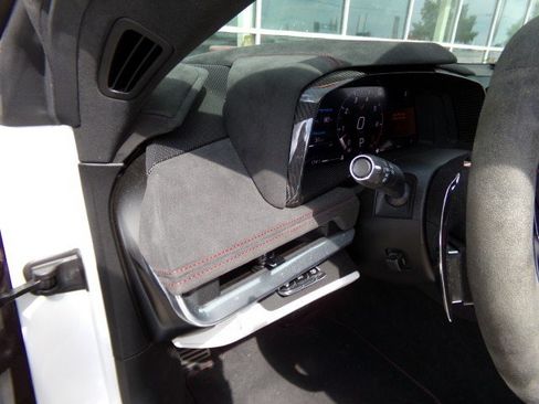 Used 2023 Chevrolet Corvette Stingray Premium Cpe RWD image 16