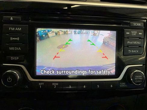 Used 2017 Nissan Sentra SV FWD image 17