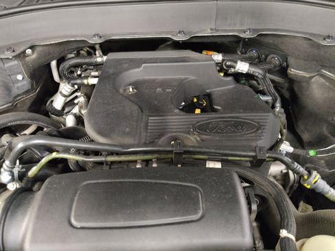 Used 2020 Ford Explorer XLT w/ Equipment Group 202A image 30