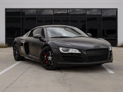 Used 2012 Audi R8 V10 w/ Enhanced Leather Pkg image 1