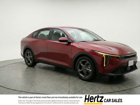 Used 2025 Kia K4 LXS image 1