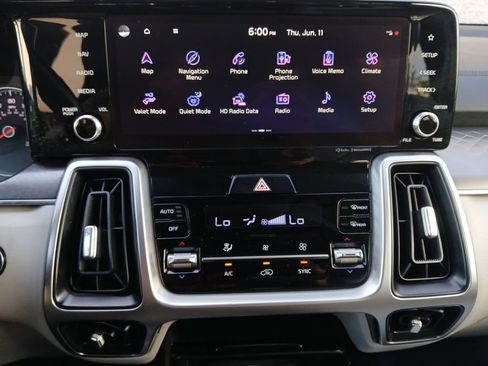 Used 2022 Kia Sorento S w/ Panoramic Sunroof Package FWD image 8