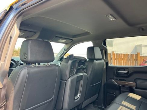 Used 2022 Chevrolet Silverado 1500 LT AWD/4WD image 12