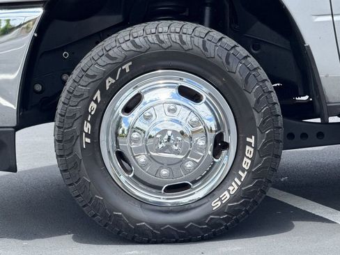Used 2024 RAM 3500 Tradesman w/ Chrome Appearance Group AWD/4WD image 14