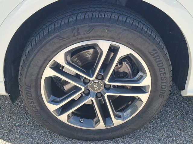 Certified 2025 Audi Q5 Premium w/ Convenience Package AWD/4WD image 9
