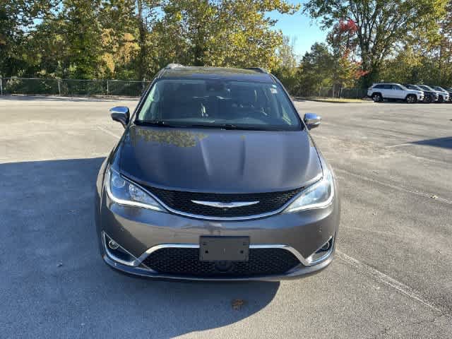 Used 2018 Chrysler Pacifica Limited w/ Advanced Safetytec Group FWD image 3