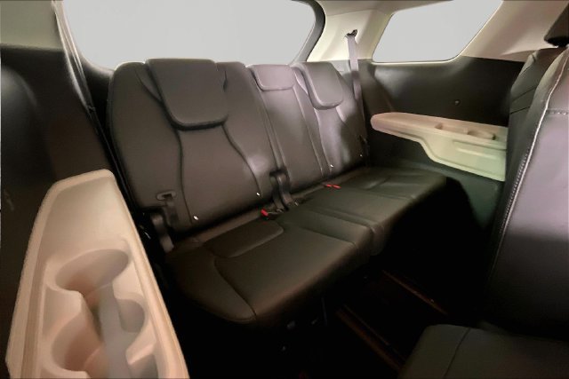 Used 2022 Kia Carnival LX FWD image 24