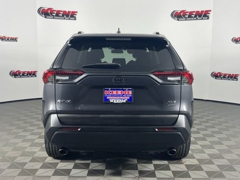 Used 2020 Toyota RAV4 XLE Premium image 7