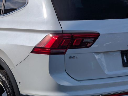 Used 2022 Volkswagen Tiguan SEL R-Line image 13