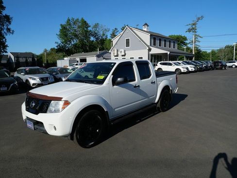 Used 2018 Nissan Frontier SV w/ Value Truck Package AWD/4WD image 1