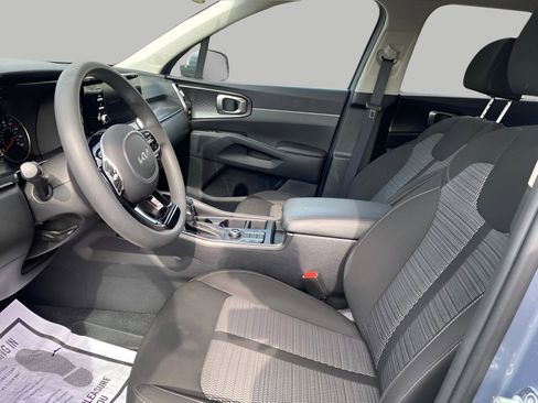 Used 2023 Kia Sorento LX AWD/4WD image 20