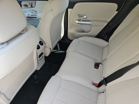 Used 2023 Mercedes-Benz GLA 250 image 23