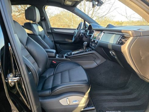 Used 2025 Porsche Macan Turbo image 36