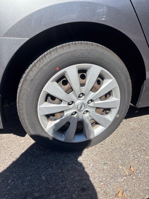 Used 2015 Nissan Sentra S FWD image 13