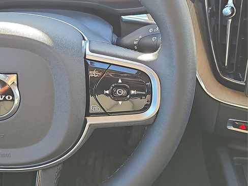 New 2026 Volvo XC60 B5 Plus w/ Protection Package Premier image 20