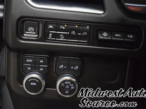 Used 2021 GMC Yukon AT4 w/ AT4 Premium Package AWD/4WD image 16