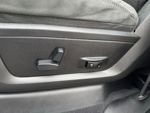 Used 2020 RAM 2500 Big Horn w/ Night Edition image 13