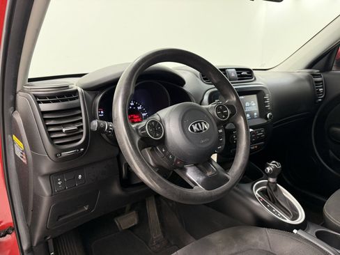 Used 2019 Kia Soul Base w/ Convenience Package image 13
