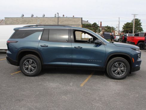 New 2026 Chevrolet Traverse LT w/ Driver Confidence Package AWD/4WD image 4