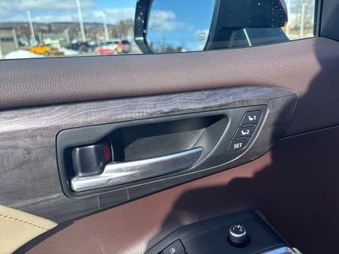 Used 2020 Toyota Highlander Limited image 46