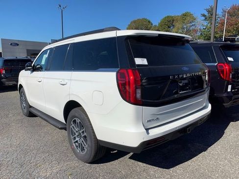 New 2025 Ford Expedition Active image 19